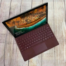 SURFACE PRO 5 2017 CORE I5 RAM 8GB SSD 256GB + Type Cover (NEW 97%)